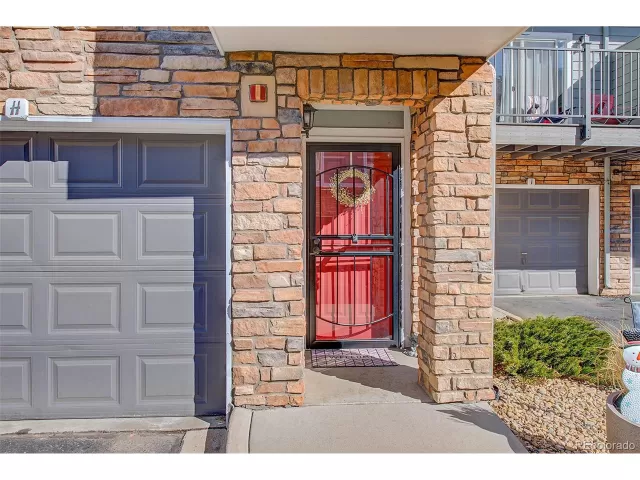 MLS: 5813785 Condo For Sale