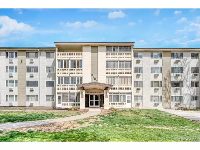 MLS: 5814338 Condo For Sale