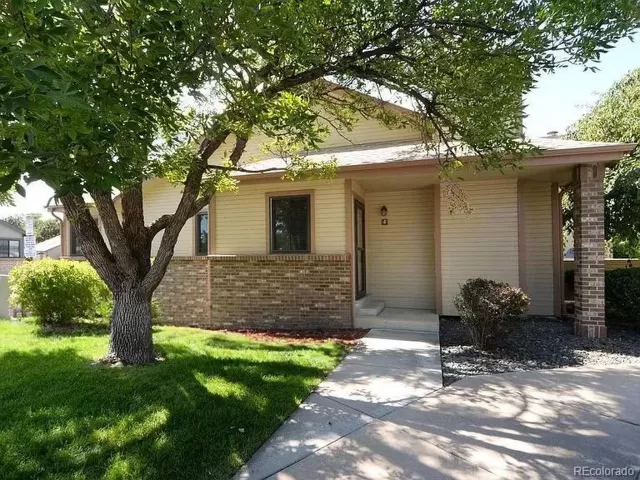 MLS: 5819386 Condo For Sale