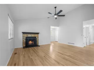 Photo #6: 5819386 Listing