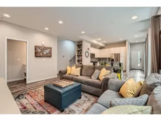 Photo #5: 5825660 Listing