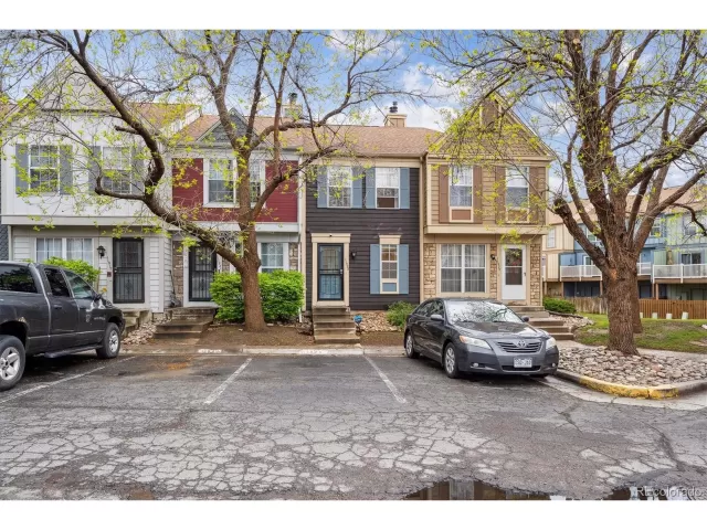 MLS: 5828965 Condo For Sale