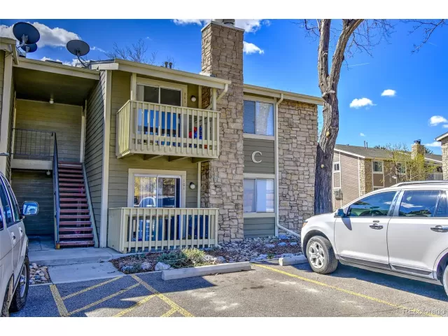 MLS: 5830798 Condo For Sale