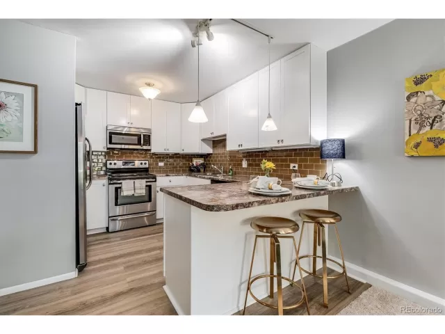 MLS: 5833156 Condo For Sale