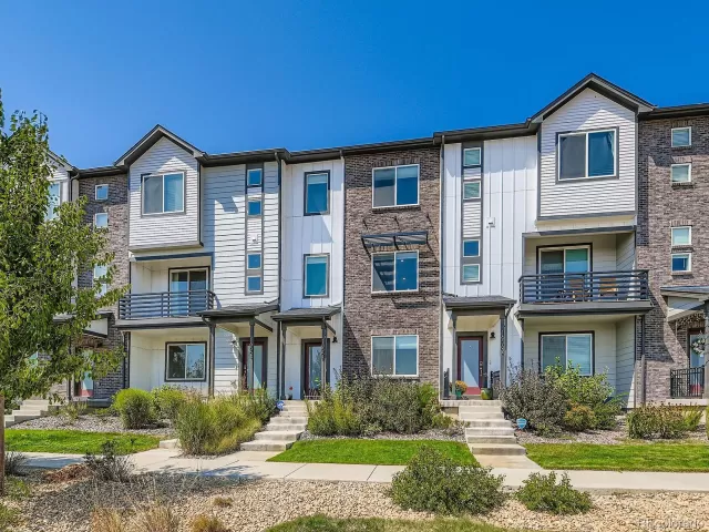 MLS: 5834458 Condo For Sale