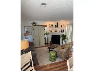 Photo #2: 5841057 Listing