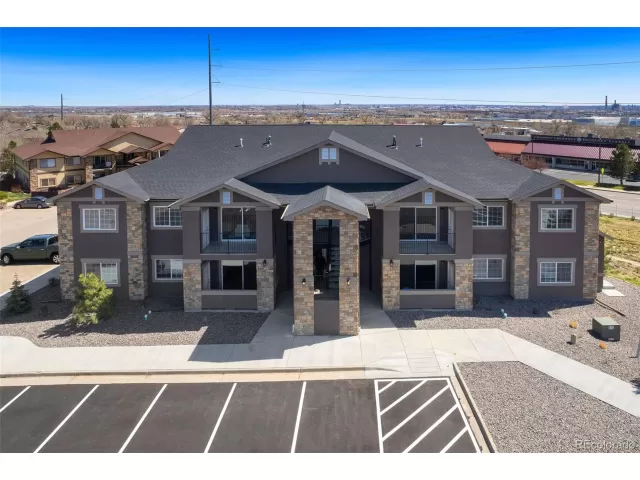 MLS: 5842292 Condo For Sale