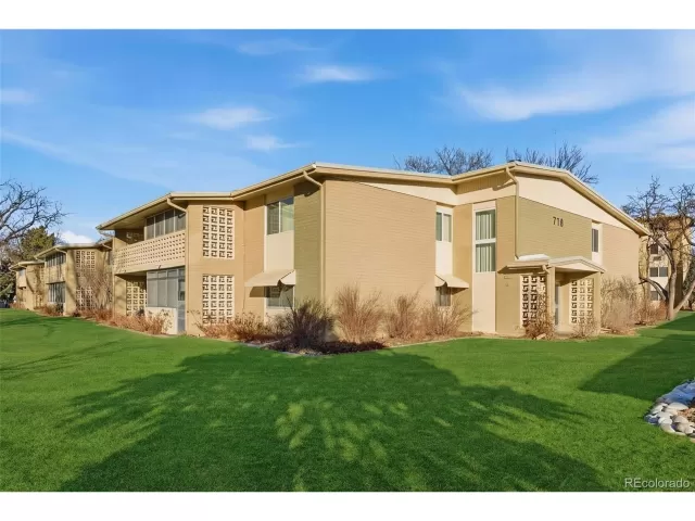 MLS: 5844572 Condo For Sale