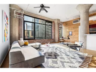 Photo #5: 5848606 Listing