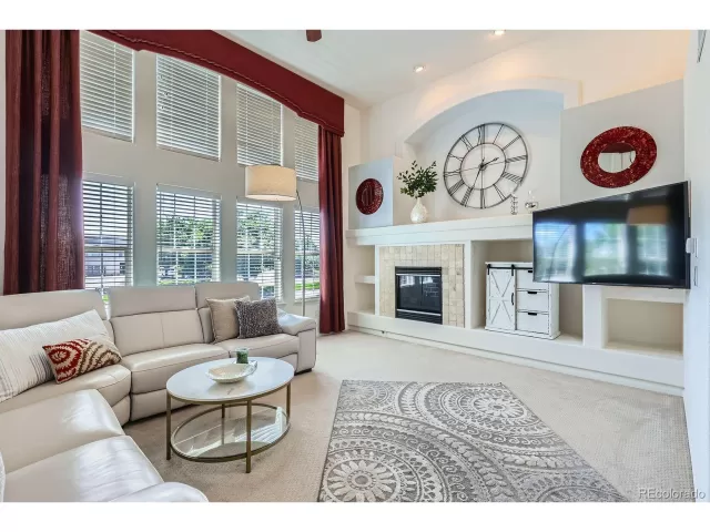 MLS: 5851666 Condo For Sale