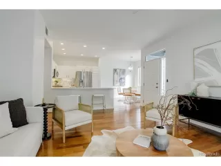 Photo #5: 5852645 Listing