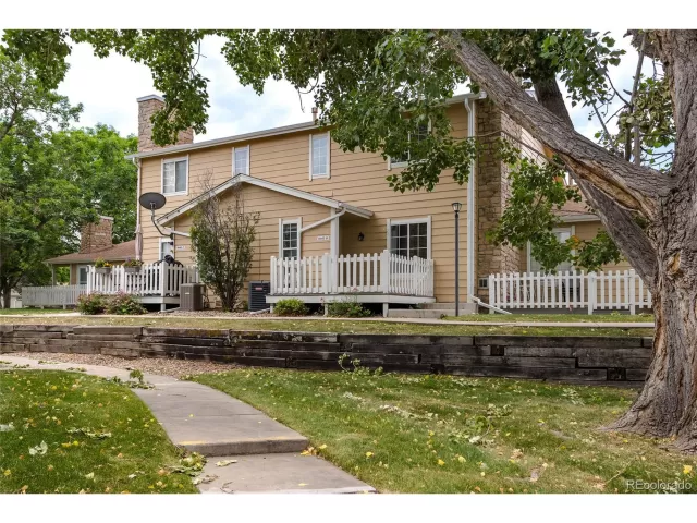 MLS: 5855382 Condo For Sale