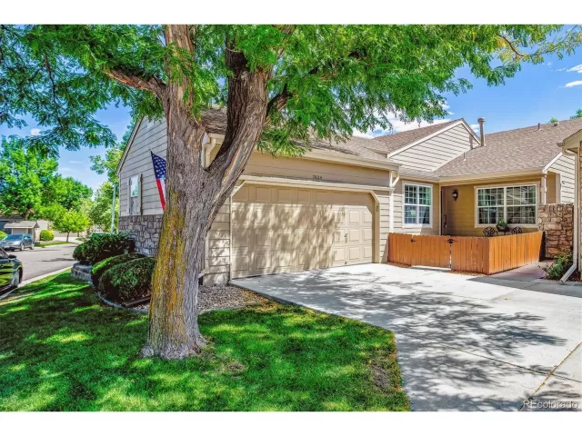 MLS: 5860239 Condo For Sale