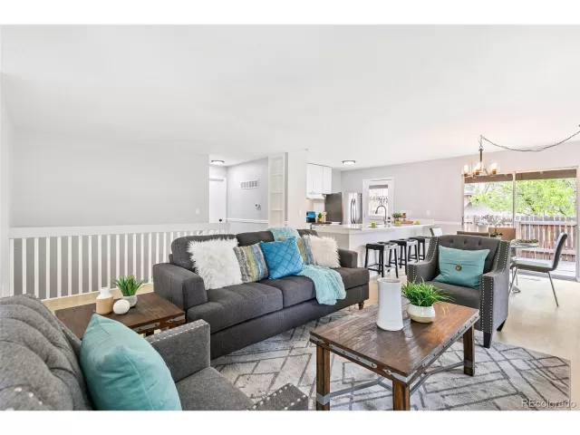 MLS: 5862265 Condo For Sale