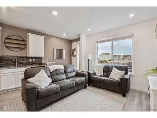 Photo #5: 5867070 Listing