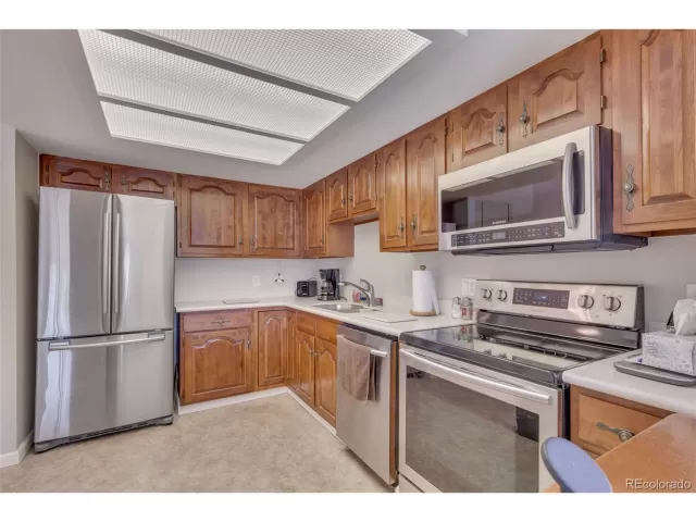 MLS: 5867316 Condo For Sale