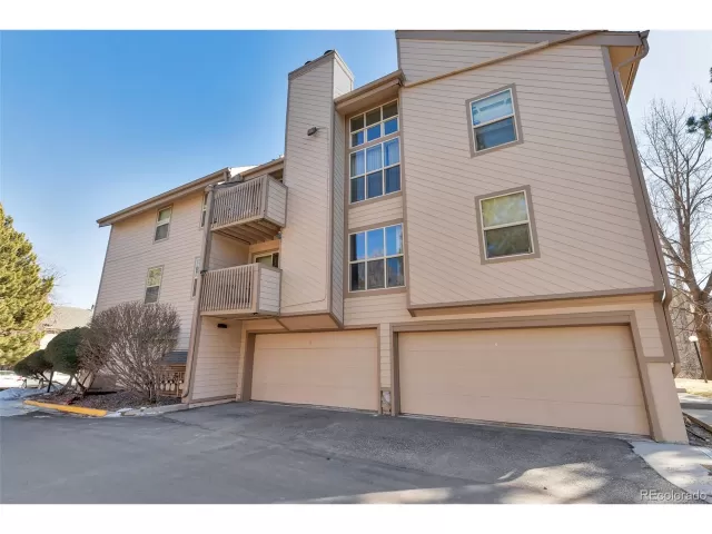 MLS: 5871772 Condo For Sale