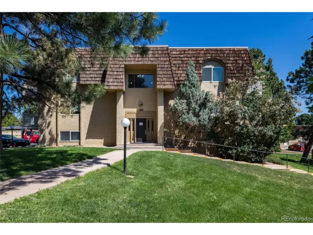 MLS: 5875605 Condo For Sale