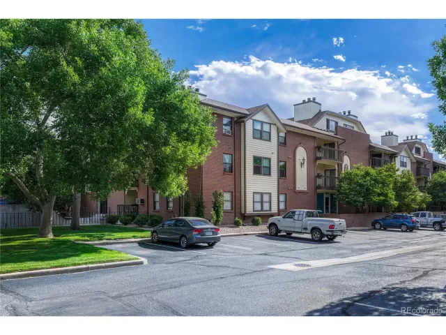 MLS: 5876741 Condo For Sale