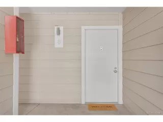 Photo #5: 5877937 Listing