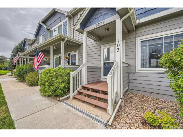 MLS: 5884111 Condo For Sale