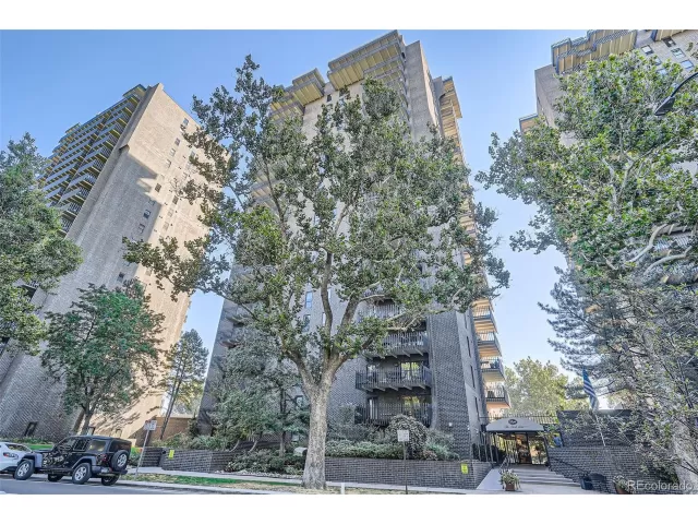 MLS: 5887092 Condo For Sale