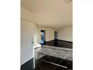 Photo #5: 5887739 Listing