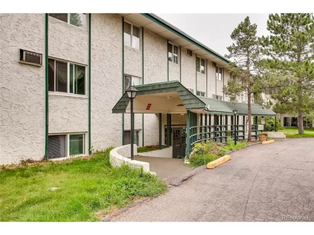 MLS: 5888975 Condo For Sale