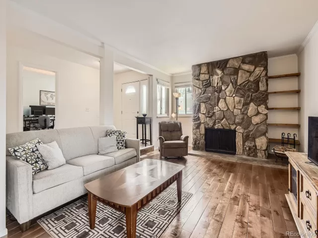 MLS: 5890272 Condo For Sale