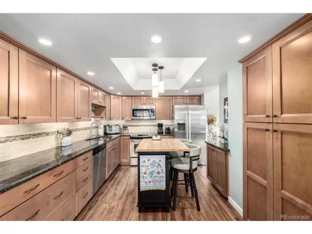 MLS: 5893891 Condo For Sale