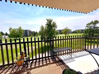 Photo #6: 5893891 Listing