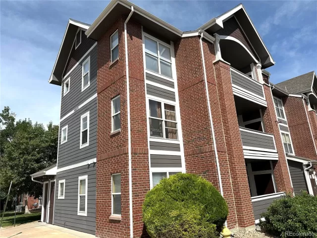 MLS: 5894675 Condo For Sale