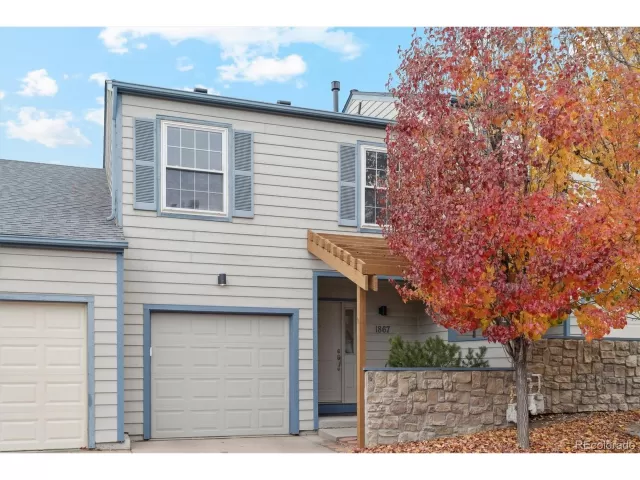 MLS: 5894962 Condo For Sale