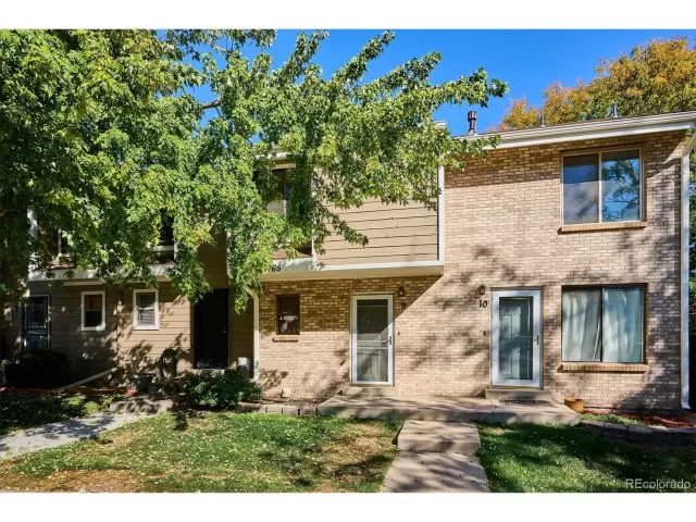 MLS: 5896842 Condo For Sale