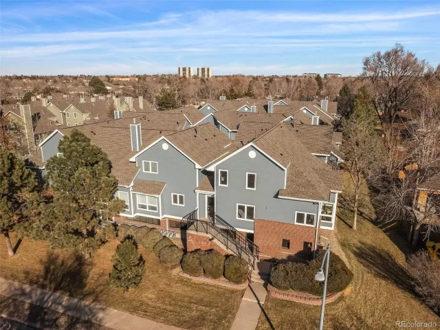 MLS: 5897723 Condo For Sale