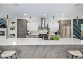 Photo #5: 5897984 Listing