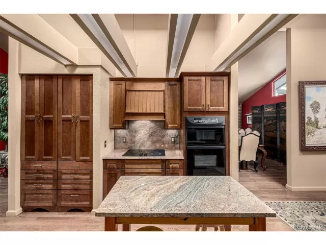 MLS: 5898814 Condo For Sale