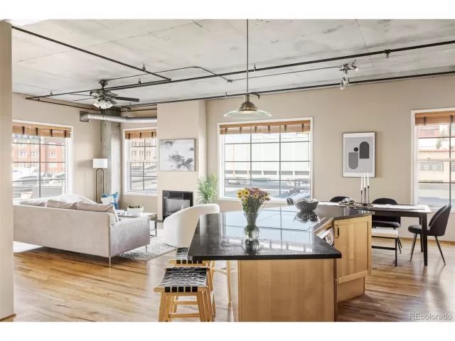 MLS: 5900322 Condo For Sale