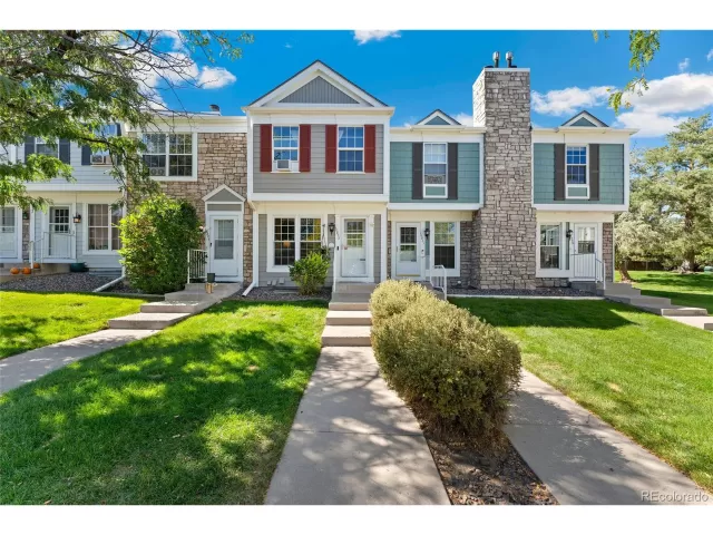 MLS: 5903341 Condo For Sale