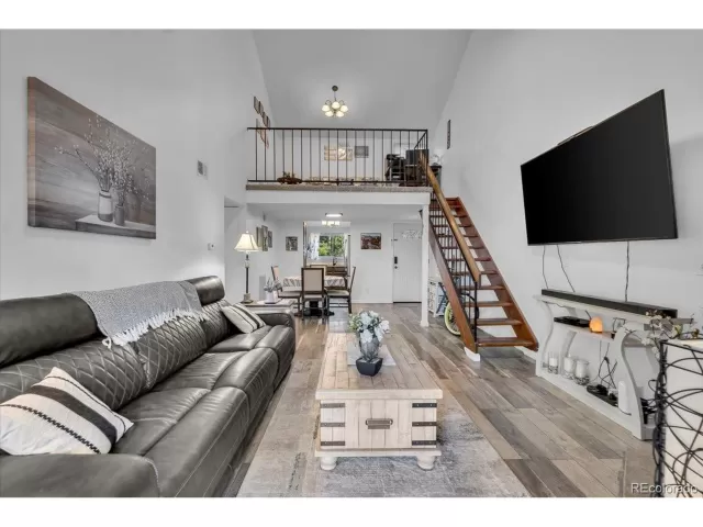 MLS: 5903880 Condo For Sale