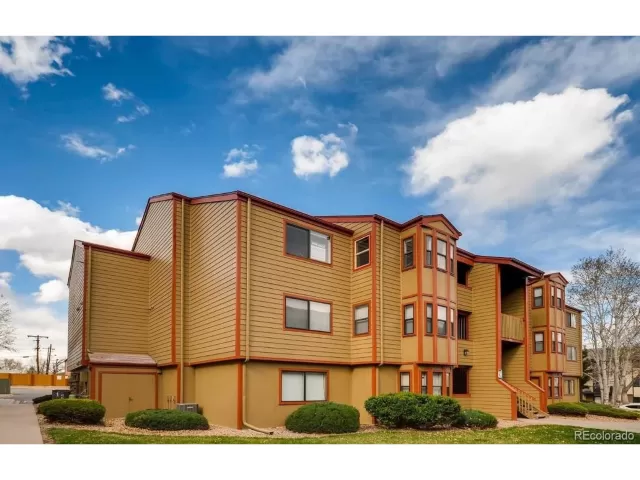 MLS: 5905639 Condo For Sale