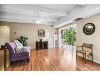 Photo #6: 5908572 Listing