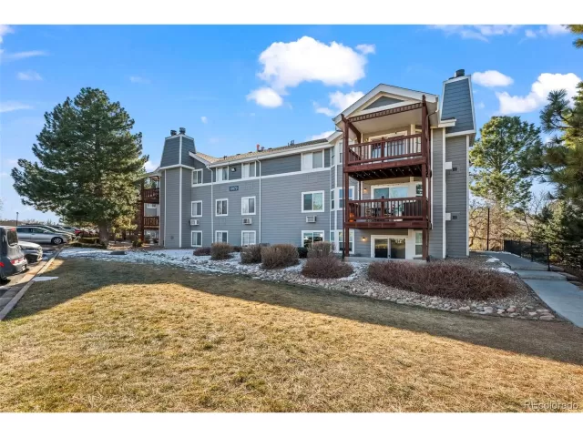 MLS: 5910712 Condo For Sale