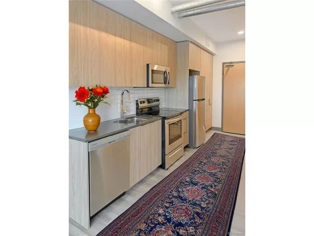 MLS: 5911291 Condo For Sale