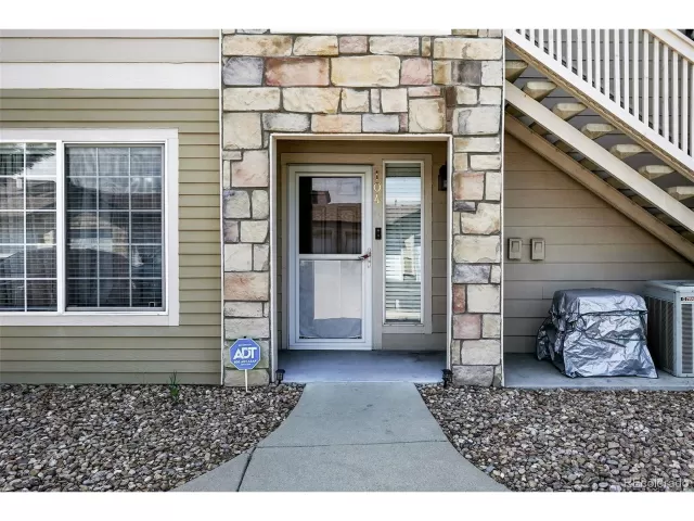 MLS: 5911875 Condo For Sale