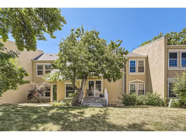 MLS: 5912603 Condo For Sale