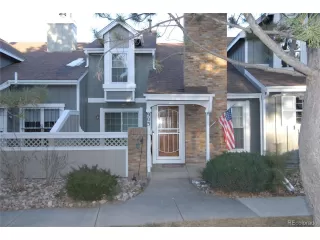 More Details about MLS # 5912904 : 903 S FAIRPLAY ST AURORA CO 80012