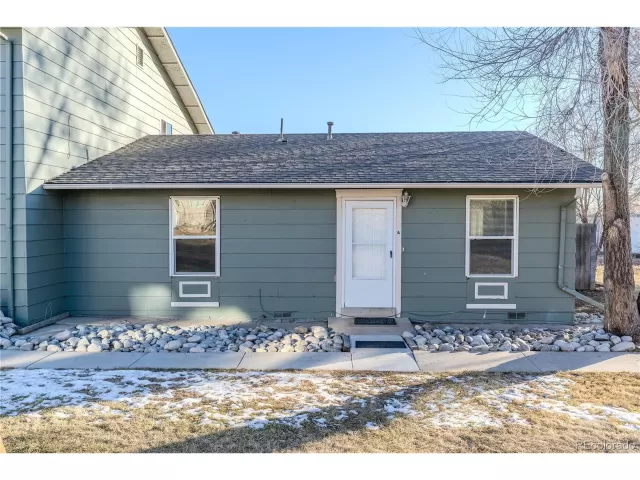 MLS: 5914268 Condo For Sale