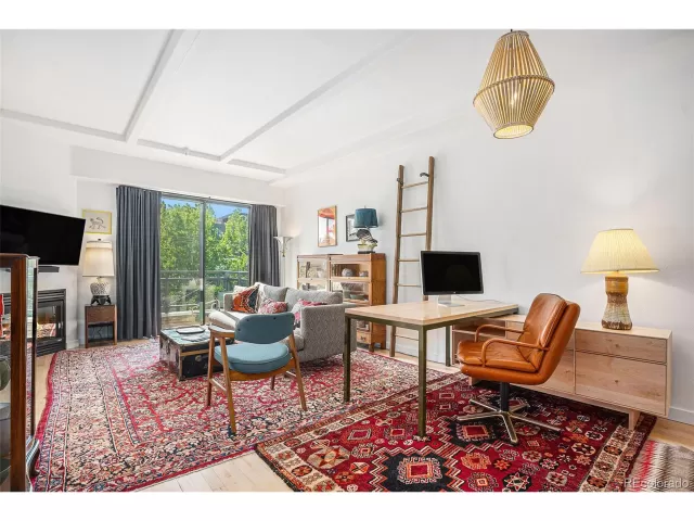 MLS: 5917634 Condo For Sale