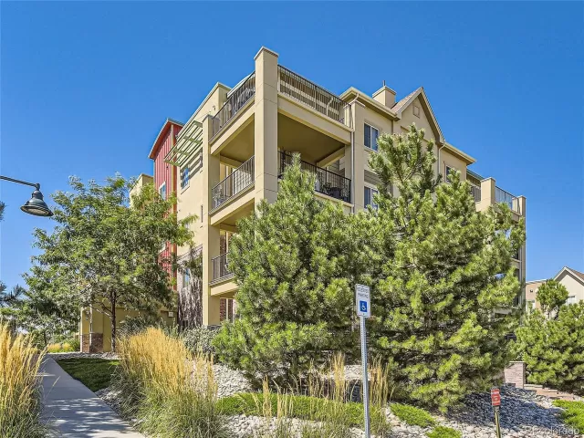MLS: 5923833 Condo For Sale